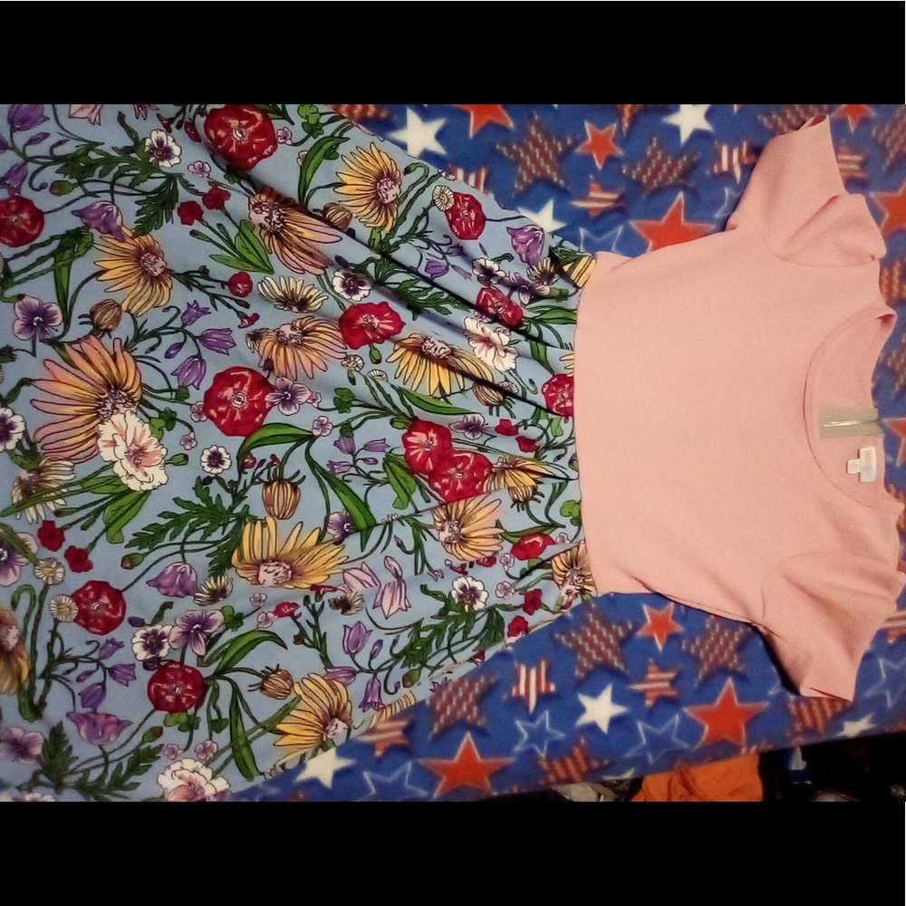 LulaRoe Amelia Size Medium